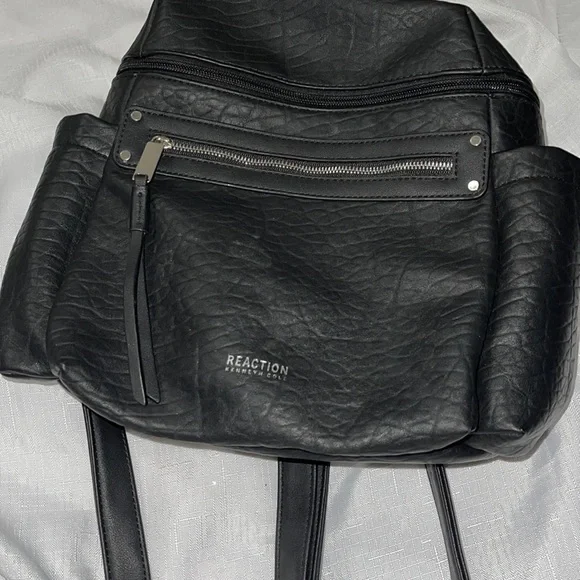 Kenneth Cole Reaction | Bags | Used Reaction Kenneth Cole  display picture 2
